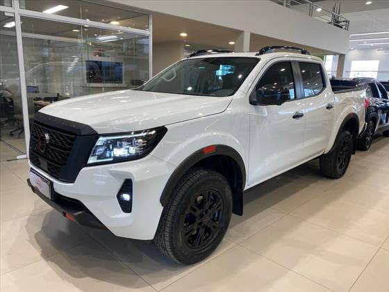 NISSAN FRONTIER 2.3 16V TURBO DIESEL PRO4X CD 4X4 AUTOMÁTICO